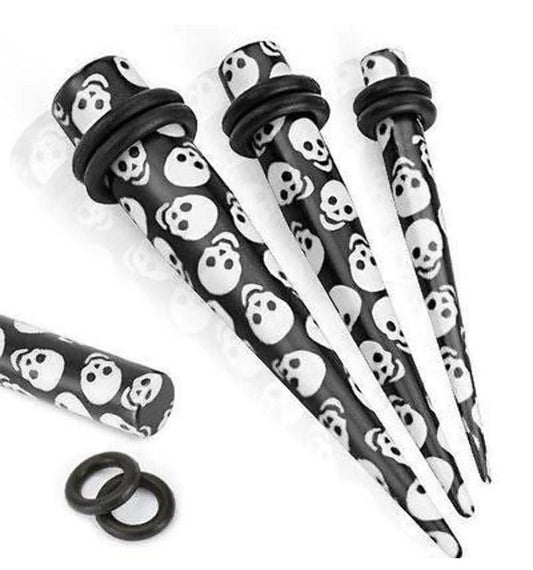 BLACK & WHITE SKULL PRINT