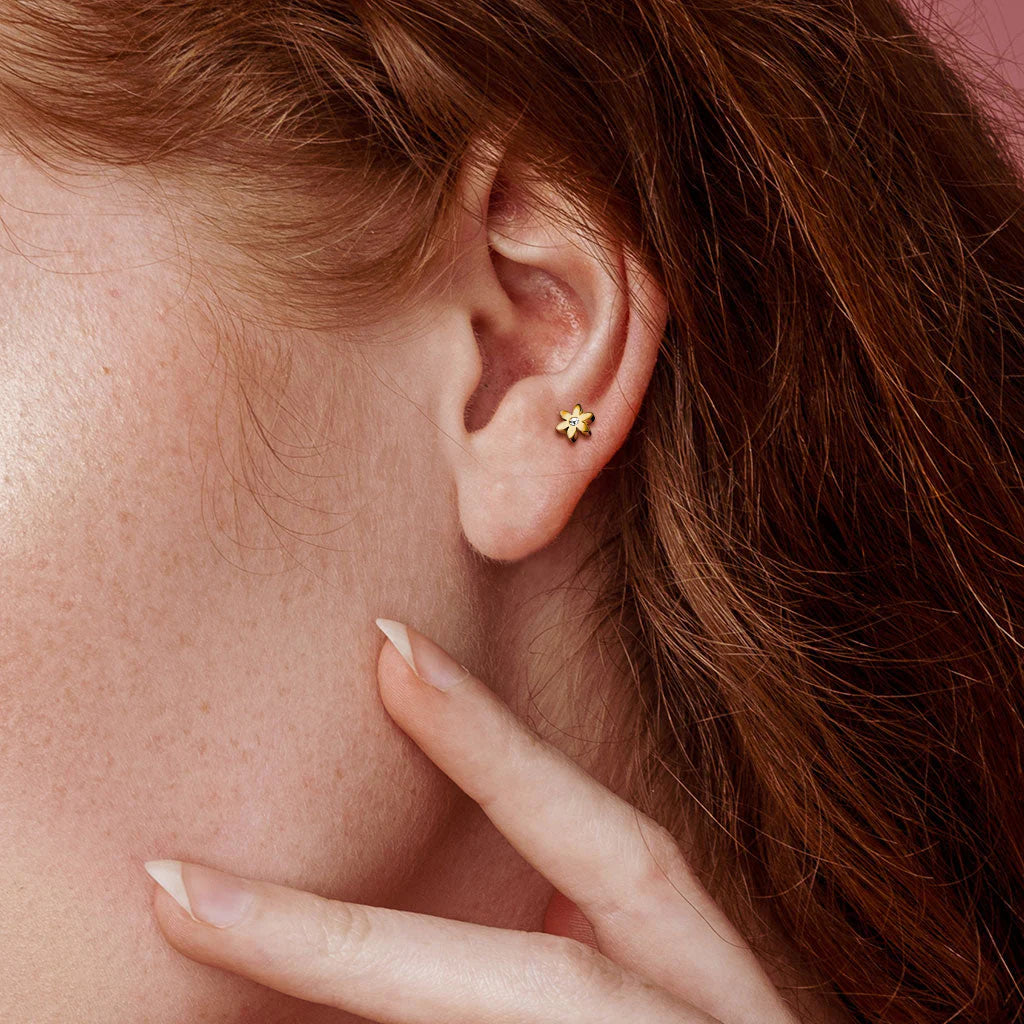 CUTE FLOWER WITH CRYSTAL CENTRE BARBELL STUD