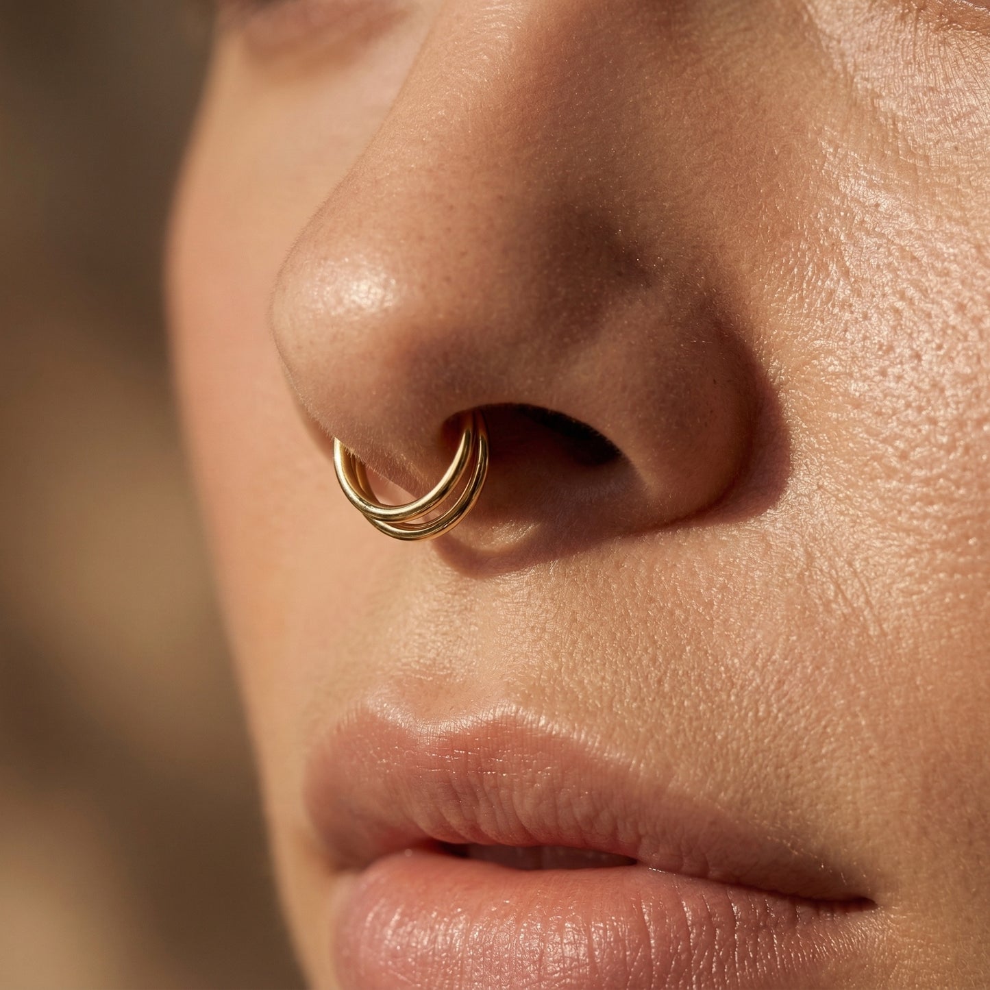 TITANIUM DOUBLE LOOP NOSE RING