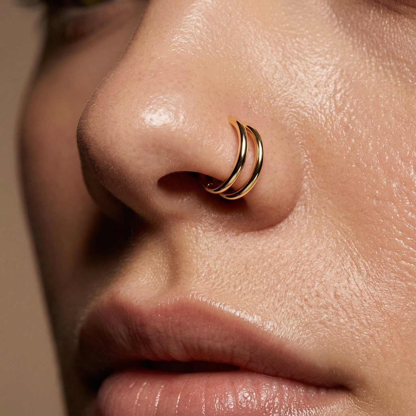 TITANIUM DOUBLE LOOP NOSE RING